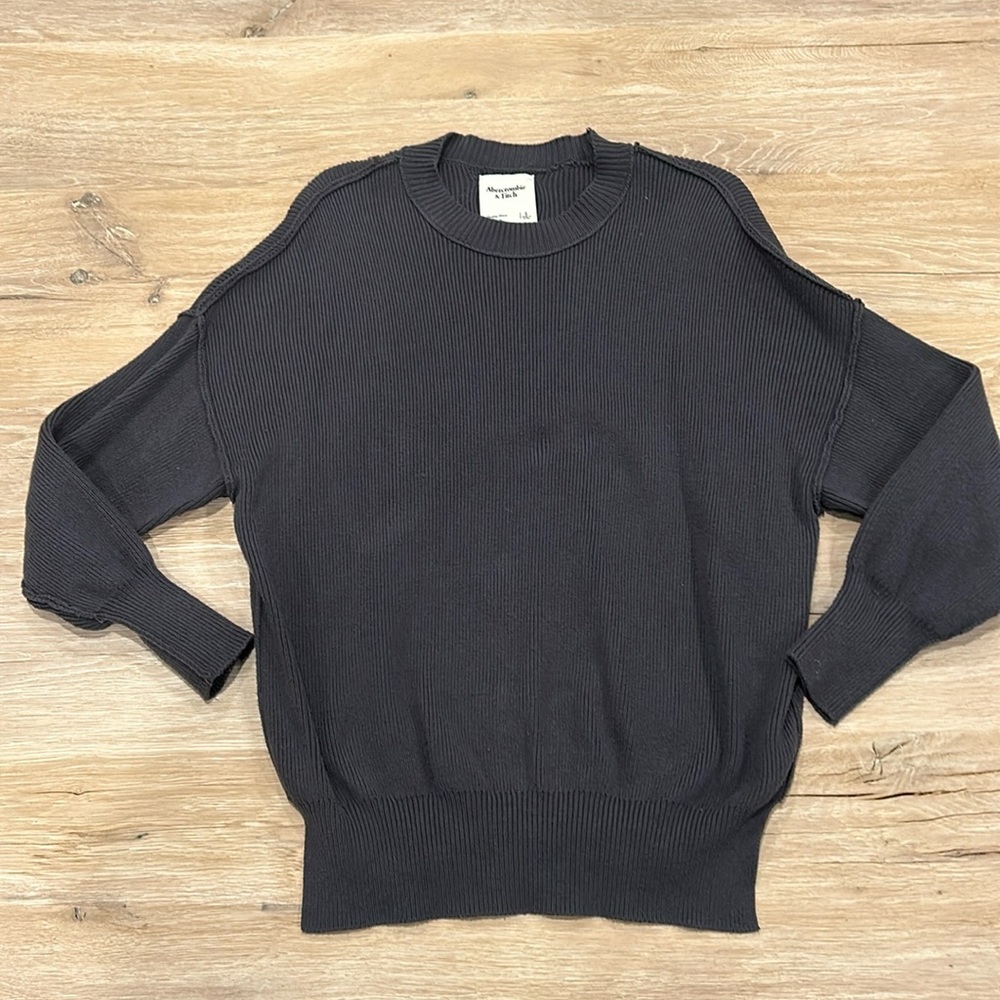 Abercrombie & Fitch sweater
